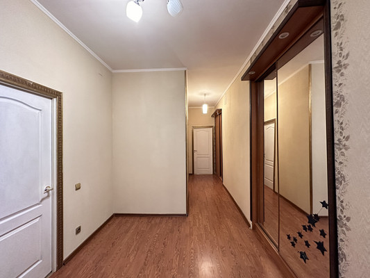 Продам многокомнатную квартиру, Красного Курсанта ул, 25, Санкт-Петербург г