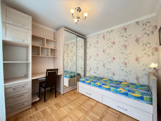 Продам многокомнатную квартиру, Ашурова ул, 4, Нальчик г
