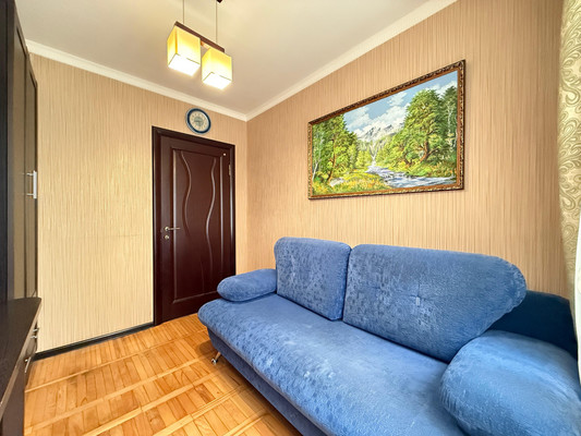 Продам многокомнатную квартиру, Ашурова ул, 4, Нальчик г