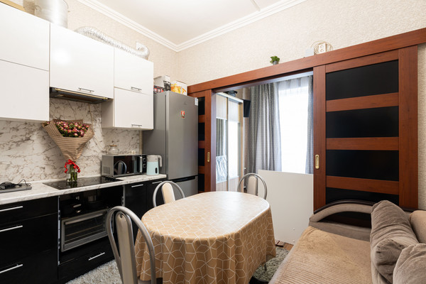 Продам комнату в 20-комн. квартире, Огородный пер, 5, Санкт-Петербург г