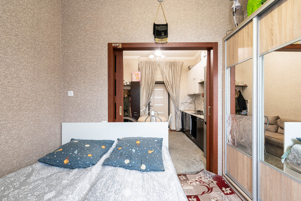 Продам комнату в 20-комн. квартире, Огородный пер, 5, Санкт-Петербург г