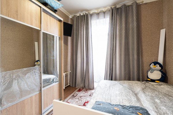 Продам комнату в 20-комн. квартире, Огородный пер, 5, Санкт-Петербург г
