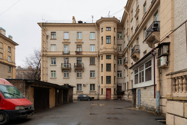 Продам комнату в 20-комн. квартире, Огородный пер, 5, Санкт-Петербург г