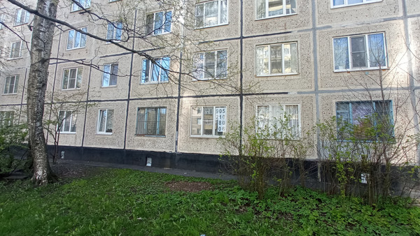 Продам комнату в 2-комн. квартире, Октябрьская наб, 90к8, Санкт-Петербург г