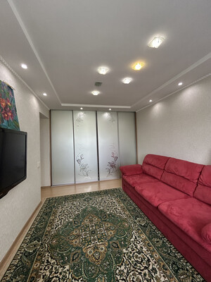 Продам трехкомнатную (3-комн.) квартиру, Рабочая ул, 9, Киров г