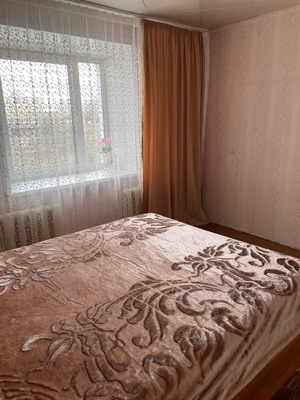 Продам трехкомнатную (3-комн.) квартиру, Рабочая ул, 9, Киров г