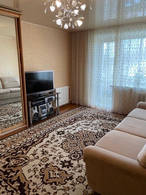 Продам трехкомнатную (3-комн.) квартиру, Рабочая ул, 9, Киров г