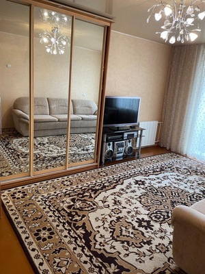 Продам трехкомнатную (3-комн.) квартиру, Рабочая ул, 9, Киров г