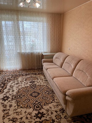 Продам трехкомнатную (3-комн.) квартиру, Рабочая ул, 9, Киров г