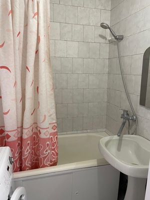 Продам трехкомнатную (3-комн.) квартиру, Рабочая ул, 9, Киров г