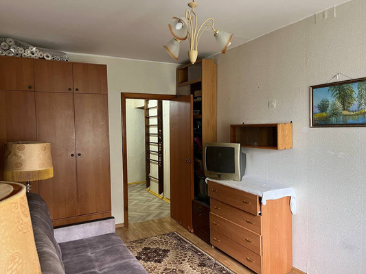 Продам трехкомнатную (3-комн.) квартиру, Маршала Жукова пр-кт, 13, Иркутск г