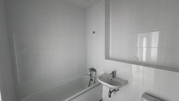 Продам трехкомнатную (3-комн.) квартиру, Новая ул, 14, Ям с
