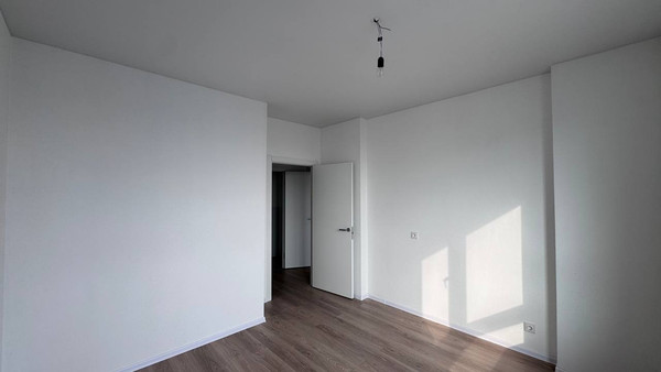 Продам трехкомнатную (3-комн.) квартиру, Новая ул, 14, Ям с