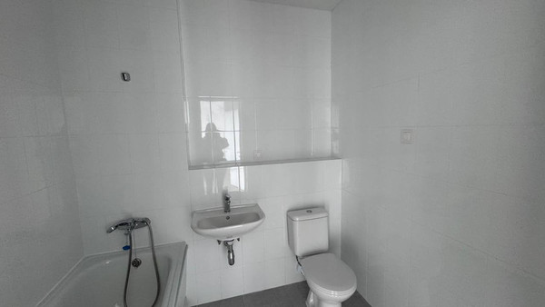 Продам трехкомнатную (3-комн.) квартиру, Новая ул, 14, Ям с