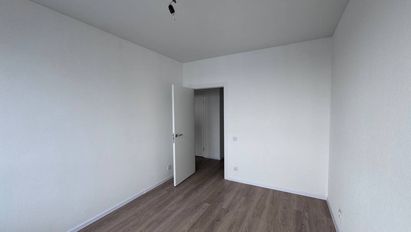 Продам трехкомнатную (3-комн.) квартиру, Новая ул, 14, Ям с
