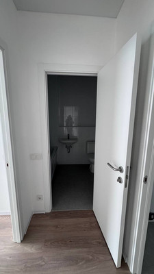Продам трехкомнатную (3-комн.) квартиру, Новая ул, 14, Ям с