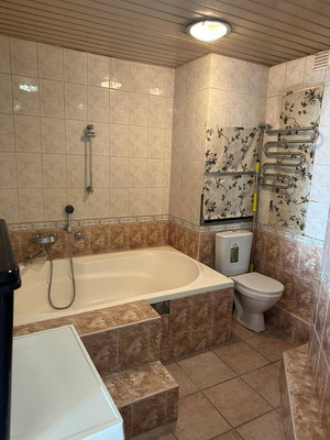 Продам трехкомнатную (3-комн.) квартиру, Маршала Голованова ул, 13, Москва г