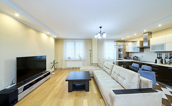 Продам трехкомнатную (3-комн.) квартиру, Гжатская ул, 22Ак3, Санкт-Петербург г