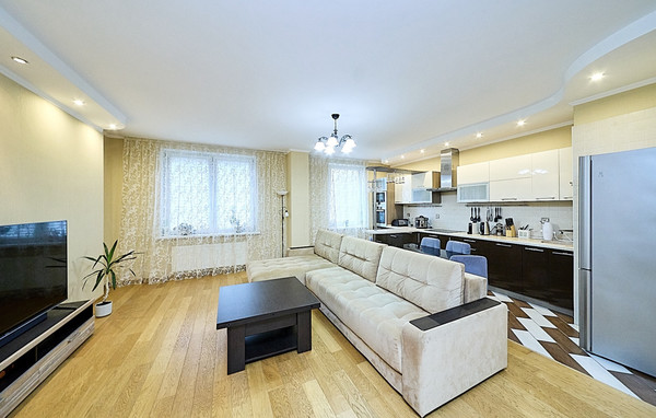 Продам трехкомнатную (3-комн.) квартиру, Гжатская ул, 22Ак3, Санкт-Петербург г