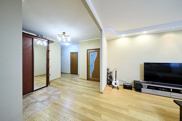 Продам трехкомнатную (3-комн.) квартиру, Гжатская ул, 22Ак3, Санкт-Петербург г