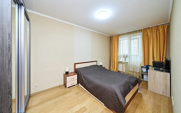 Продам трехкомнатную (3-комн.) квартиру, Гжатская ул, 22Ак3, Санкт-Петербург г