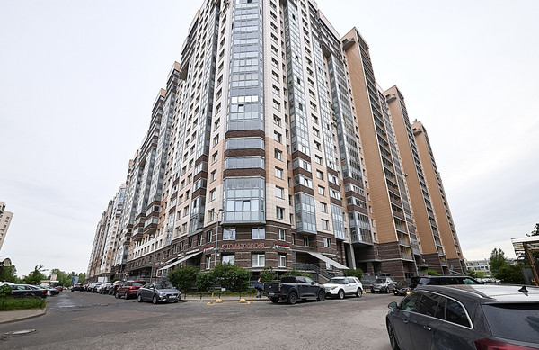 Продам трехкомнатную (3-комн.) квартиру, Гжатская ул, 22Ак3, Санкт-Петербург г