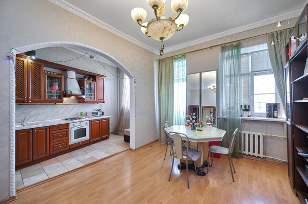 Продам трехкомнатную (3-комн.) квартиру, Земляной Вал ул, 18-22, Москва г