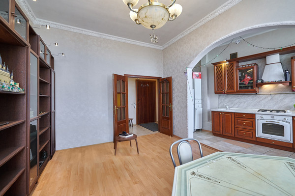 Продам трехкомнатную (3-комн.) квартиру, Земляной Вал ул, 18-22, Москва г