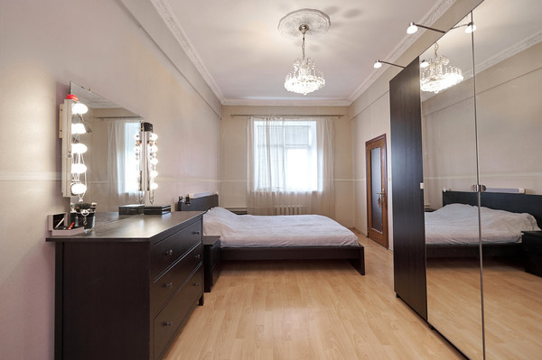 Продам трехкомнатную (3-комн.) квартиру, Земляной Вал ул, 18-22, Москва г