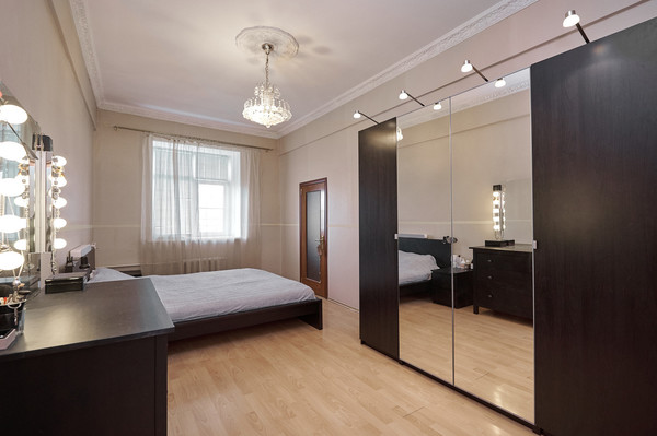Продам трехкомнатную (3-комн.) квартиру, Земляной Вал ул, 18-22, Москва г