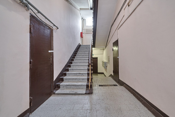 Продам трехкомнатную (3-комн.) квартиру, Земляной Вал ул, 18-22, Москва г