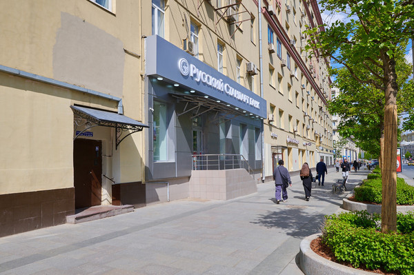 Продам трехкомнатную (3-комн.) квартиру, Земляной Вал ул, 18-22, Москва г