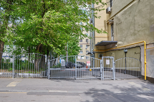 Продам трехкомнатную (3-комн.) квартиру, Земляной Вал ул, 18-22, Москва г