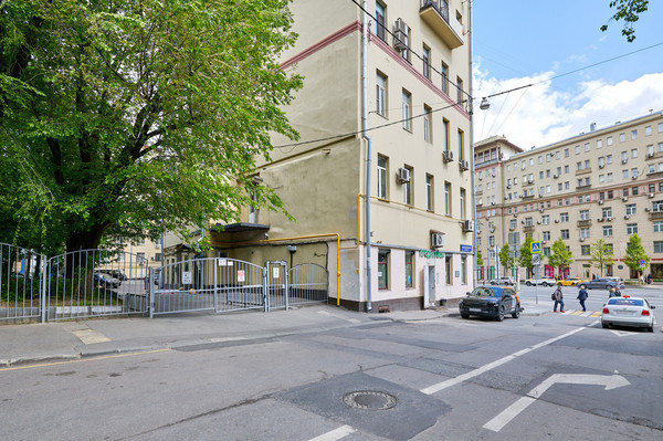 Продам трехкомнатную (3-комн.) квартиру, Земляной Вал ул, 18-22, Москва г