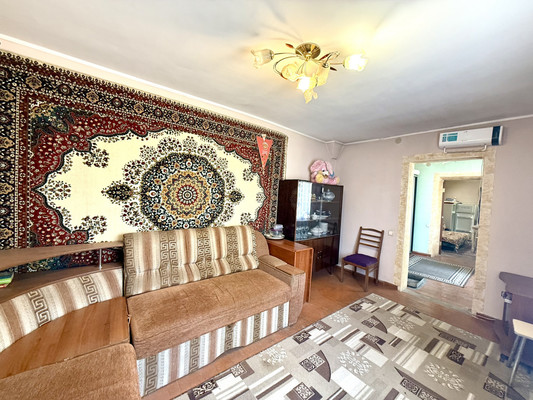Продам двухкомнатную (2-комн.) квартиру, Тепличный пер, 1, Первомайское с