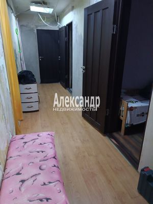 Продам долю в 16-комн. квартире, 23к1, Сельцо п