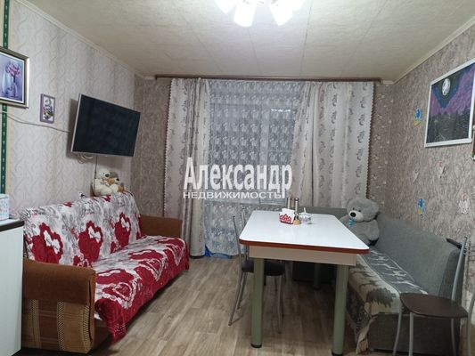 Продам долю в 16-комн. квартире, 23к1, Сельцо п
