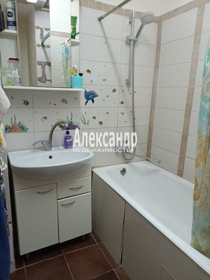 Продам долю в 16-комн. квартире, 23к1, Сельцо п