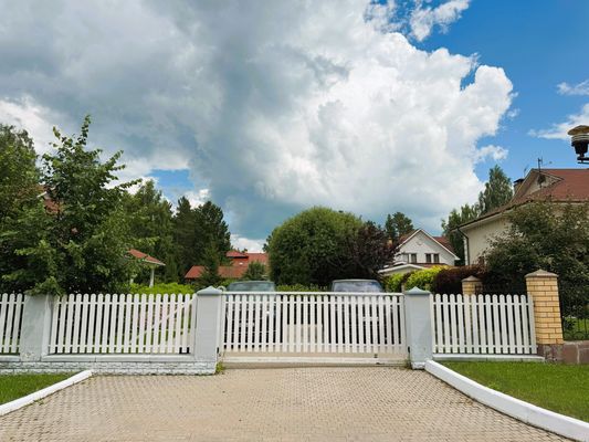 Продам коттедж в поселке Дубрава, Березовая ул, 4, Верхнее Дуброво пгт, 25 км от города