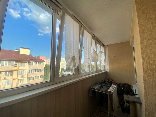 Продам двухкомнатную (2-комн.) квартиру, им. Селезнева ул, 4/10, Краснодар г