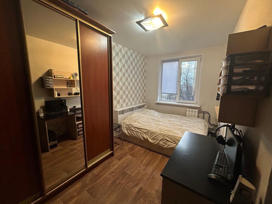 Продам двухкомнатную (2-комн.) квартиру, Ферганская ул, 24, Москва г