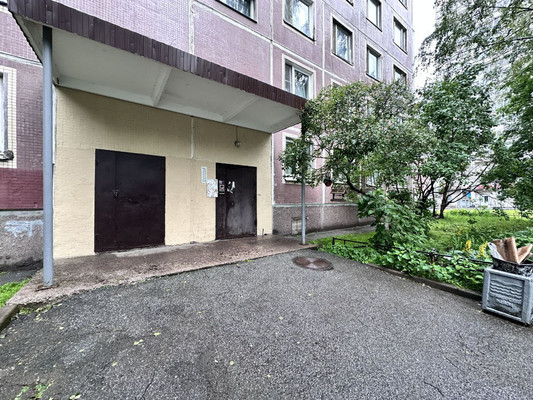 Продам трехкомнатную (3-комн.) квартиру, Уточкина ул, 5, Санкт-Петербург г