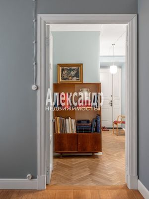 Продам долю в 6-комн. квартире, Лиговский пр-кт, 160, Санкт-Петербург г