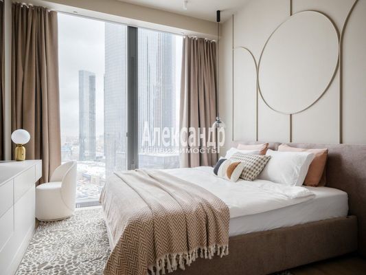 Продам долю в 6-комн. квартире, Лиговский пр-кт, 160, Санкт-Петербург г