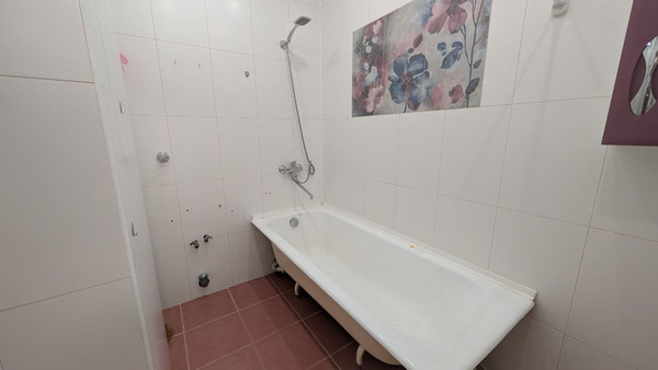 Продам двухкомнатную (2-комн.) квартиру, Байкальская ул, 202/9, Иркутск г