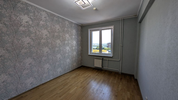 Продам двухкомнатную (2-комн.) квартиру, Байкальская ул, 202/9, Иркутск г
