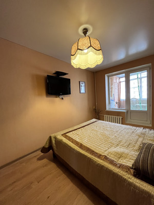 Продам трехкомнатную (3-комн.) квартиру, 2-я Заводская ул, 20, Красково п