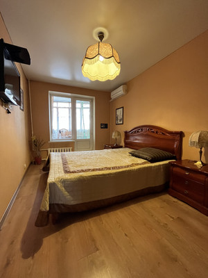 Продам трехкомнатную (3-комн.) квартиру, 2-я Заводская ул, 20, Красково п
