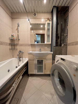 Продам трехкомнатную (3-комн.) квартиру, 2-я Заводская ул, 20, Красково п