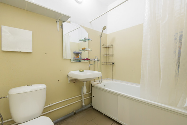 Продам однокомнатную (1-комн.) квартиру, Уланская ул, 15к4, Ростов-на-Дону г